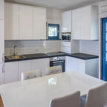 Дом отдыха Adriatichome Корчула